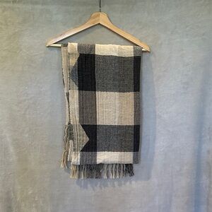 ZARA WOMEN’S FRINGE SCARF